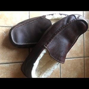 Ugg men’s slippers. Size 13.